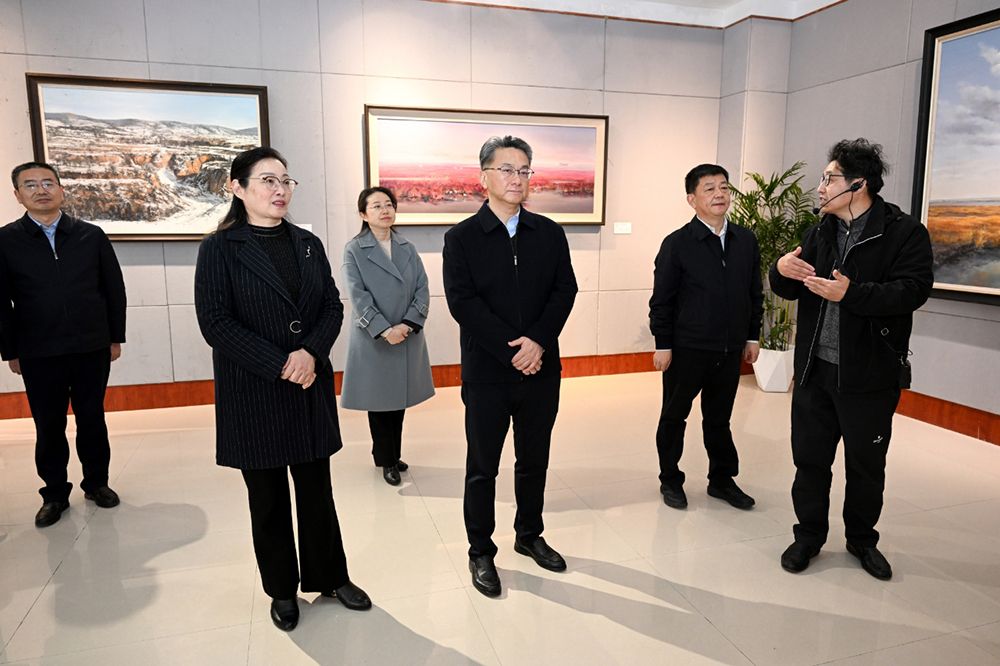 盐城市委书记周斌在来校宣讲全国两会精神期间到...